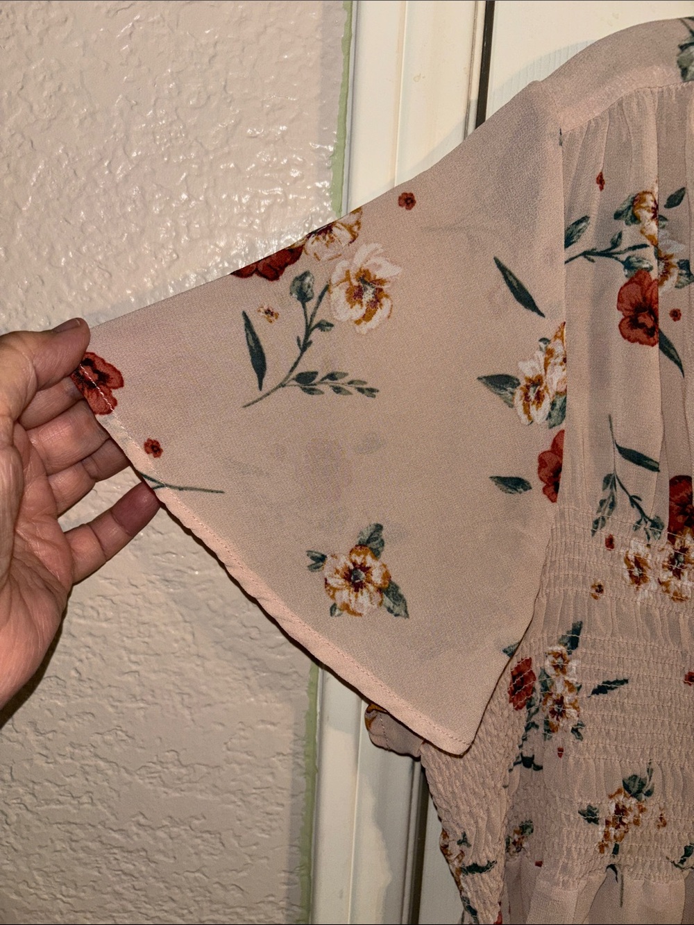 Knox Rose Beige Floral Short Sleeve Blouse - Picture 5 of 7